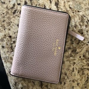 Kate spade Chester street wallet